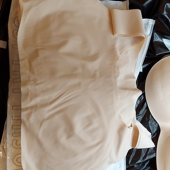 Bras - Picture 10 of 11